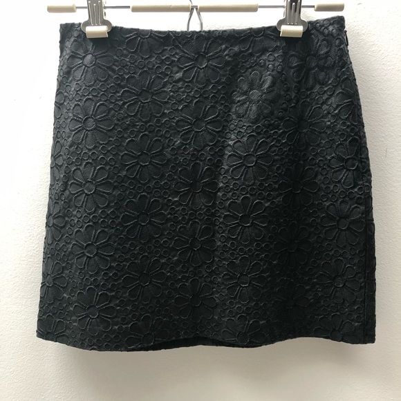 Club Monaco Dresses & Skirts - Club Monaco size 0 black mini skirt Club Monaco Dresses & Skirts - Club Monaco size 0 black mini skirt